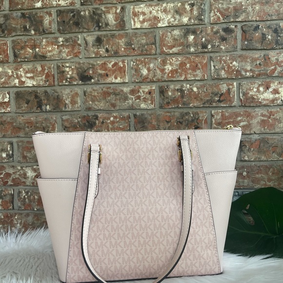 Micheal Kors purse and wallet - Picture 6 of 14